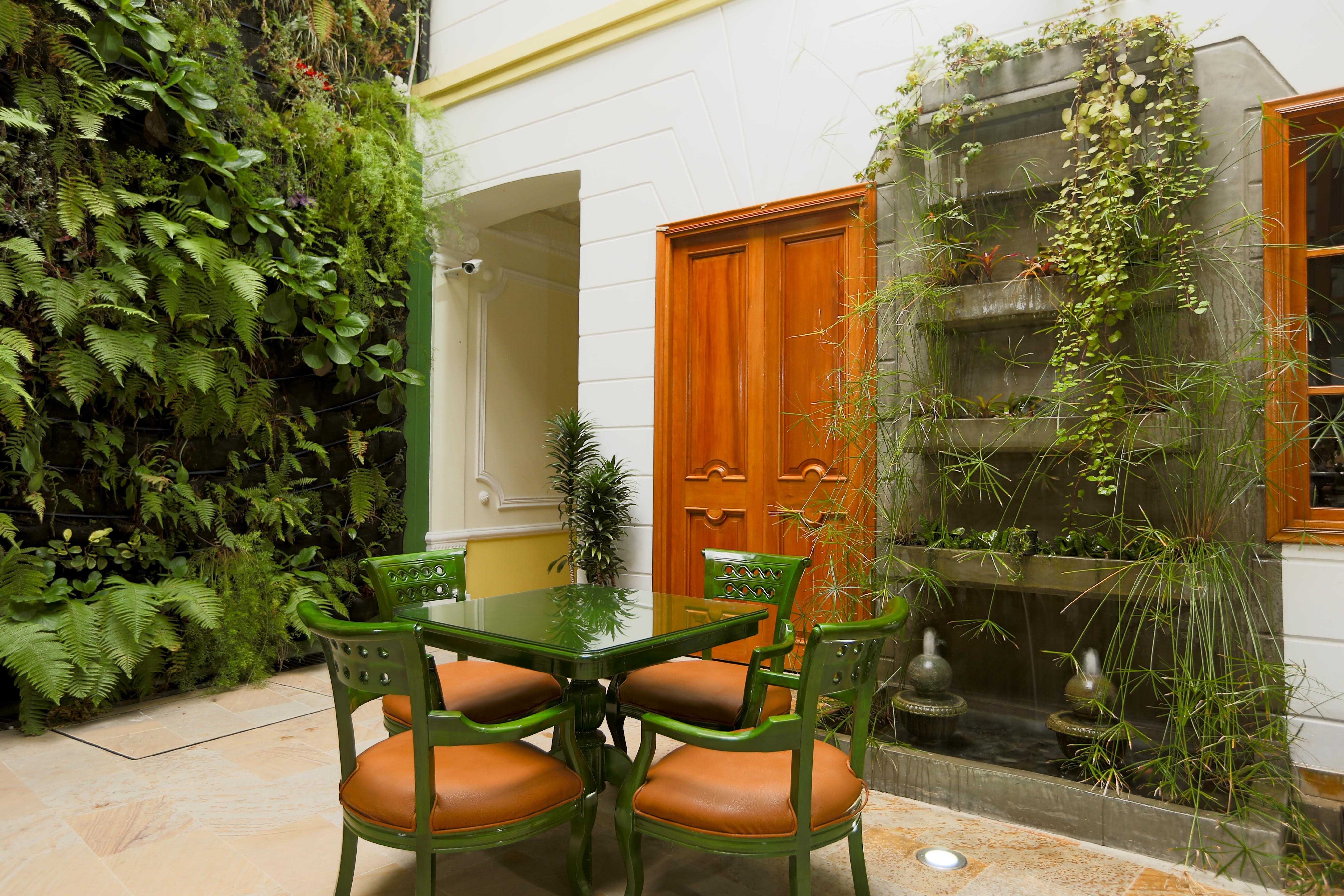 Hotel Santa Lucia Boutique Spa โบโกตา ภายนอก รูปภาพ Living wall in a home