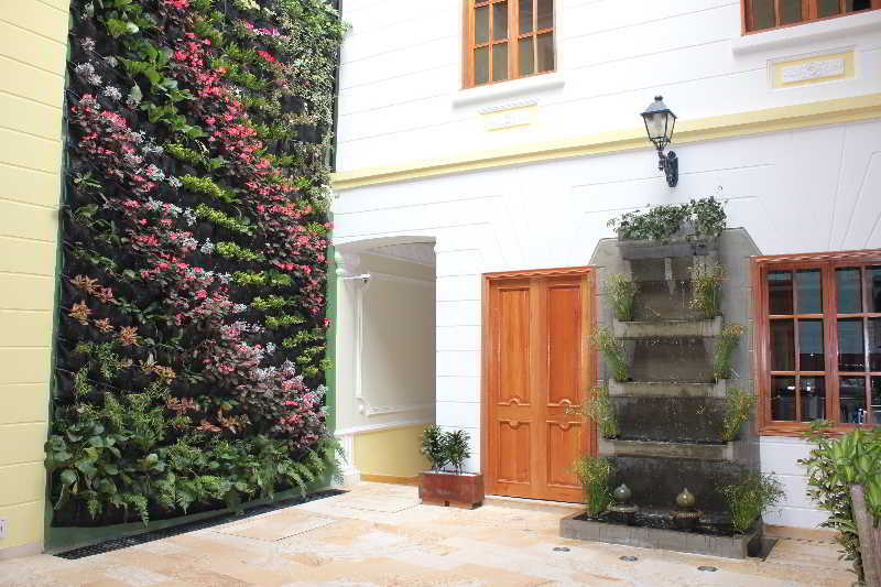 Hotel Santa Lucia Boutique Spa โบโกตา ภายนอก รูปภาพ Vertical garden in a courtyard