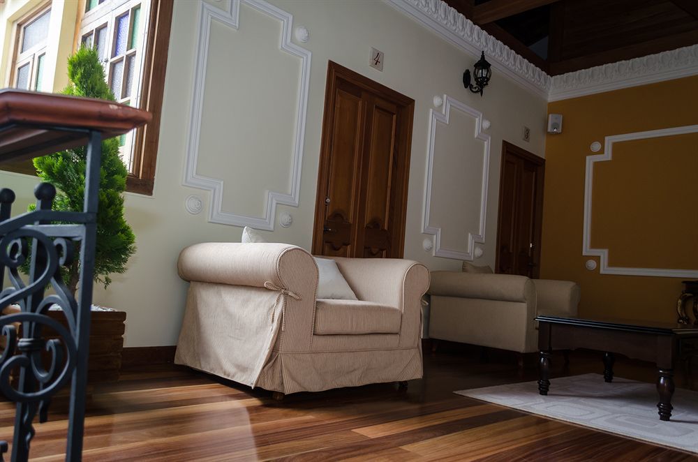 Hotel Santa Lucia Boutique Spa โบโกตา ภายนอก รูปภาพ Interior of the house