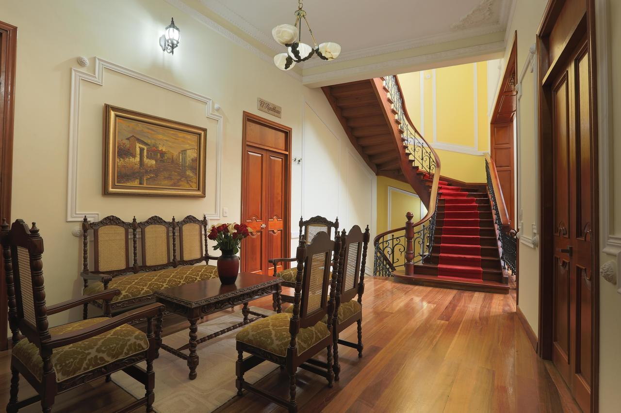 Hotel Santa Lucia Boutique Spa โบโกตา ภายนอก รูปภาพ Interior of the house