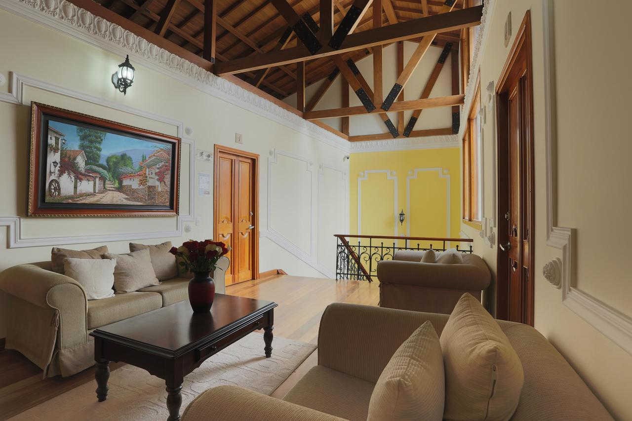 Hotel Santa Lucia Boutique Spa โบโกตา ภายนอก รูปภาพ Interior of the house