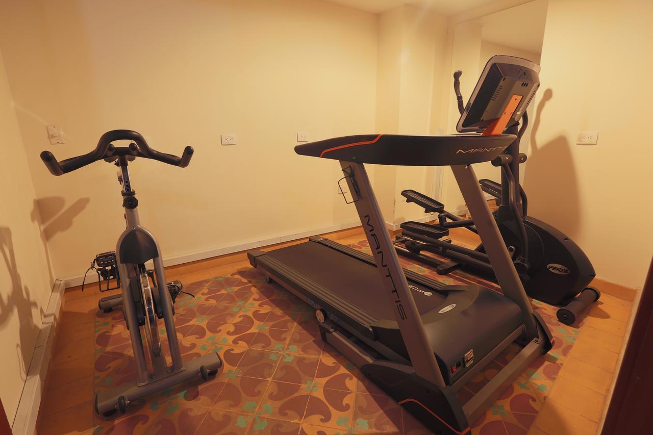 Hotel Santa Lucia Boutique Spa โบโกตา ภายนอก รูปภาพ A treadmill, stationary bicycle and recumbent bicycle
