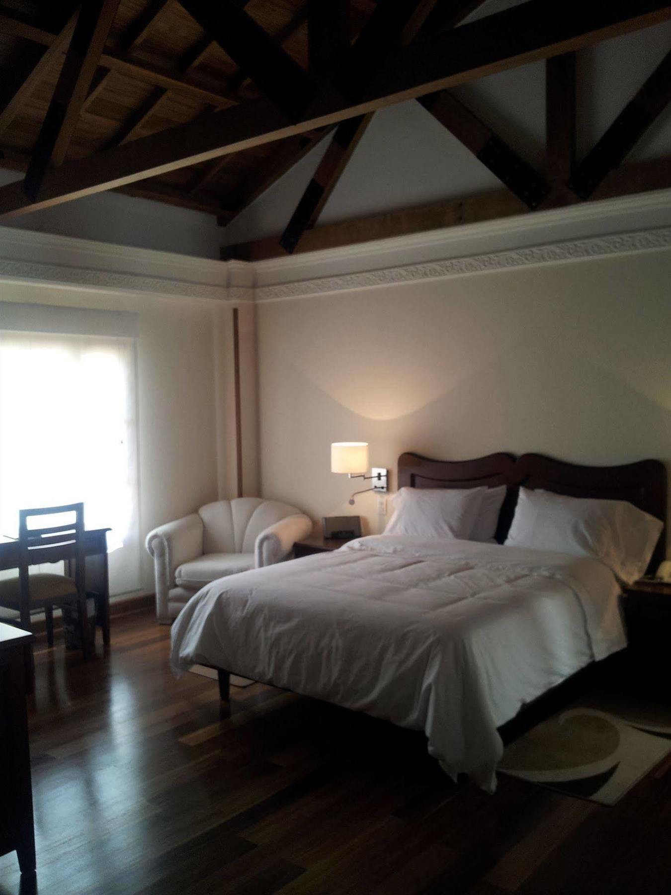 Hotel Santa Lucia Boutique Spa โบโกตา ภายนอก รูปภาพ A room at the hotel